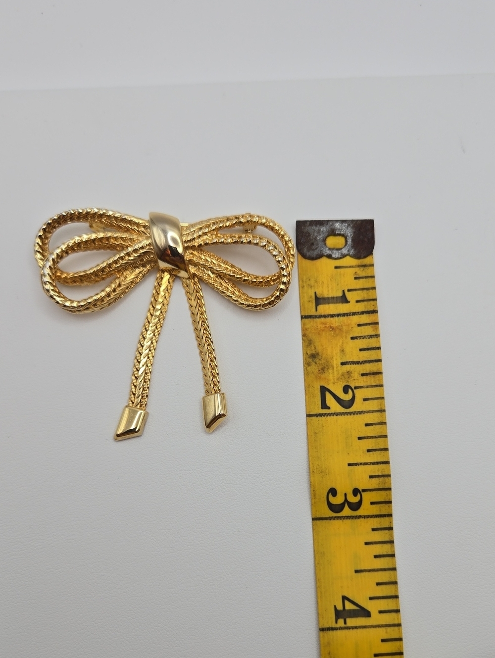Vintage Gold Tone Bow Brooch - Picture 17 of 17